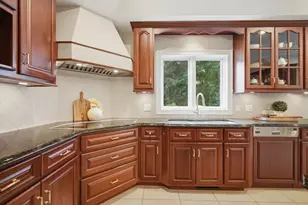 168 Southwood Dr, Ludlow, MA 01056 - Photo 9