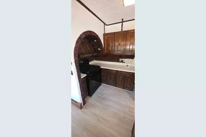 22 Pitcairn St, Revere, MA 02151 - Photo 9