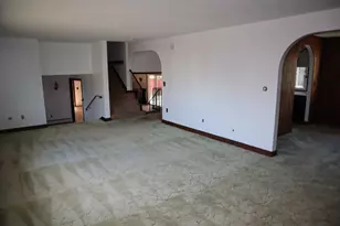 22 Pitcairn St, Revere, MA 02151 - Photo 3