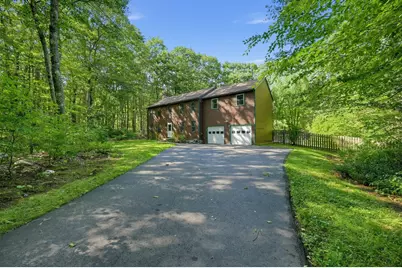 6 Woodview Dr, Hubbardston, MA 01452 - Photo 3