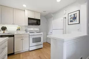 117 Pierce Rd, Watertown, MA 02472 - Photo 7