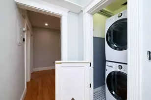 17 Mt Ida Rd, Boston, MA 02122 - Photo 9