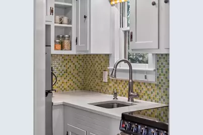 15 Cottage St #3, Provincetown, MA 02657 - Photo 21