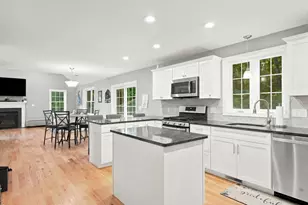 883 W Lowell Ave, Haverhill, MA 01832 - Photo 7