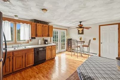 4 Henry Marsh Rd #B, Oxford, MA 01540 - Photo 5