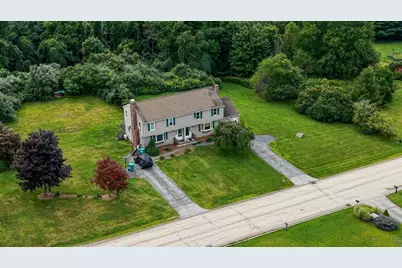 4 Henry Marsh Rd #B, Oxford, MA 01540 - Photo 3
