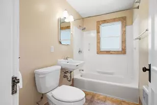 24 Grandview St, Northampton, MA 01062 - Photo 11