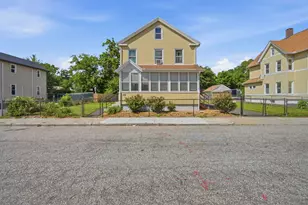 34 Ashley St, Springfield, MA 01105 - Photo 1