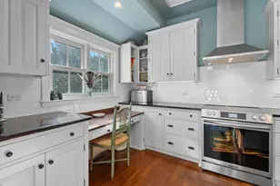 557 Smith Neck Rd, Dartmouth, MA 02748 - Photo 9