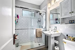 18 Franconia St, Boston, MA 02122 - Photo 19