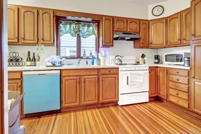 18 Franconia St, Boston, MA 02122 - Photo 25