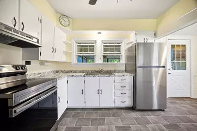 114 Quaboag St, Warren, MA 01083 - Photo 9