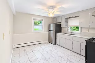 91 Elm St, Uxbridge, MA 01569 - Photo 9