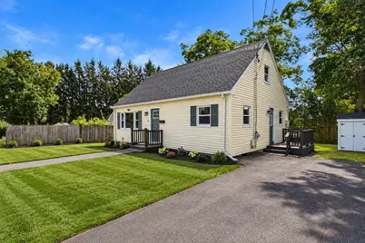 22 Myrtle Ave, Acushnet, MA 02743 - Photo 3