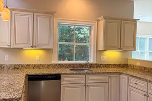 38 Hathaway Pond Cir, Rochester, MA 02770 - Photo 7