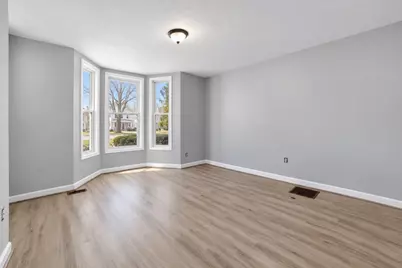 9 Freeland St #1R, Worcester, MA 01603 - Photo 5