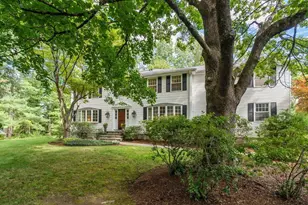 10 Circle Dr, Dover, MA 02030 - Photo 3