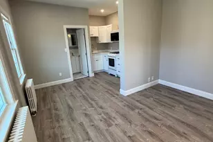 16 Magnolia Ave, Gloucester, MA 01930 - Photo 3