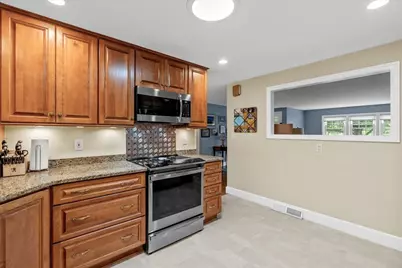 121 Twin Fawn Dr, Hanover, MA 02339 - Photo 11