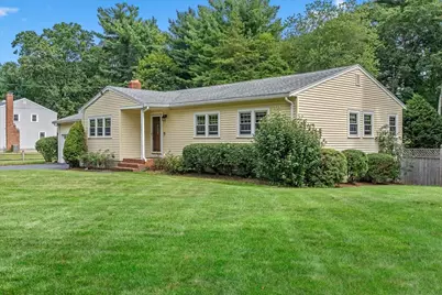 121 Twin Fawn Dr, Hanover, MA 02339 - Photo 3