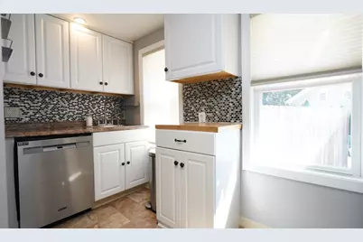 4 Phillips St, Attleboro, MA 02703 - Photo 7