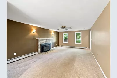 43 Wampanoag Dr, Franklin, MA 02038 - Photo 5