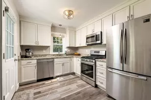 14 Macomber Ave, Dartmouth, MA 02747 - Photo 11