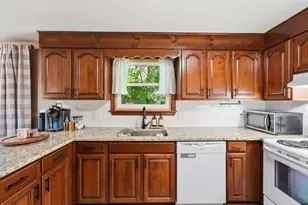 185 Murphy Ln, Chicopee, MA 01020 - Photo 3