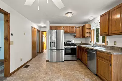 16 Gunters Ln, Mashpee, MA 02649 - Photo 9