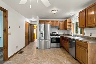 16 Gunter's Ln, Mashpee, MA 02649 - Photo 9