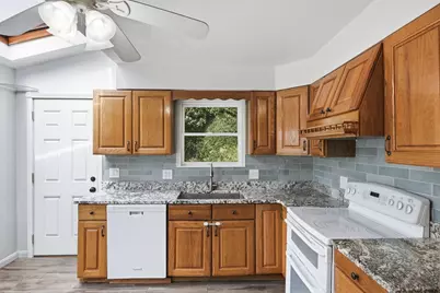 29 Woodlawn, Lynn, MA 01904 - Photo 9