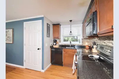 92 Louis Rd, Springfield, MA 01118 - Photo 7