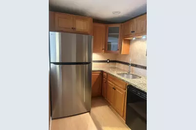 8 Hallmark Gdns #5, Burlington, MA 01803 - Photo 3