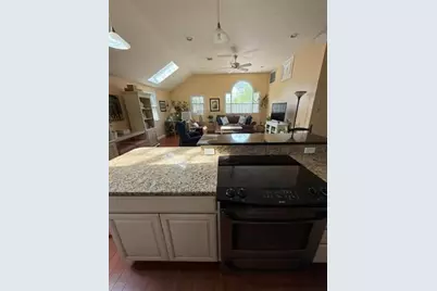 38 Reynolds Ave, Randolph, MA 02368 - Photo 9