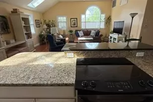 38 Reynolds Ave, Randolph, MA 02368 - Photo 9