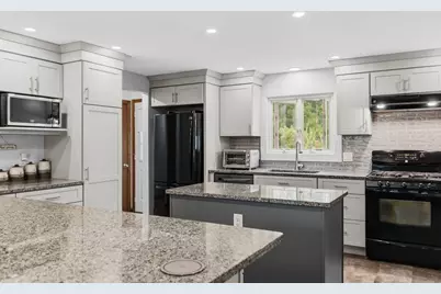 33 Woodland Rd, Rochester, MA 02770 - Photo 15