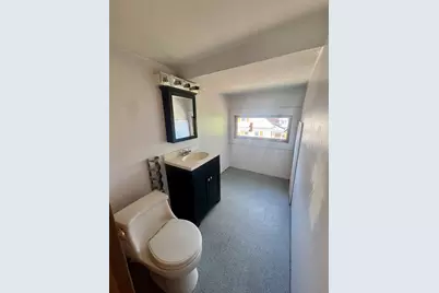 13 Dexter St, Holyoke, MA 01040 - Photo 23