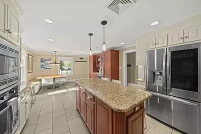 21 Elmwood Rd, Wellesley, MA 02481 - Photo 9