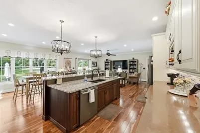 406 N Liberty St, Belchertown, MA 01007 - Photo 9