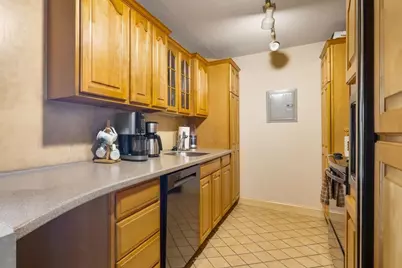 566 Commonwealth #708, Boston, MA 02215 - Photo 5