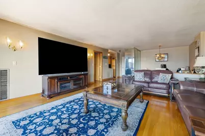 566 Commonwealth #708, Boston, MA 02215 - Photo 3