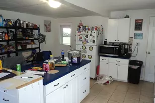 24 Pleasant St, Ware, MA 01082 - Photo 15