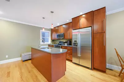208-210 W 7th St #1, Boston, MA 02127 - Photo 5