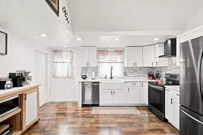 25 Orient St, Worcester, MA 01604 - Photo 5