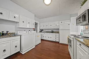 11 Roseland Rd, Worcester, MA 01609 - Photo 9