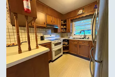 1 Fiske Ave, Saugus, MA 01906 - Photo 3