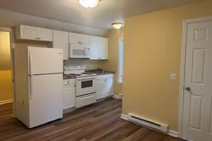 170 Middleboro Ave, Taunton, MA 02718 - Photo 3