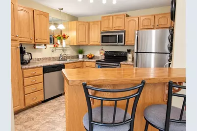 24 Magnolia St #2B, Attleboro, MA 02703 - Photo 9