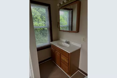 47 Lincoln St, Webster, MA 01570 - Photo 9