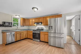 115 Sladen St, Dracut, MA 01826 - Photo 3